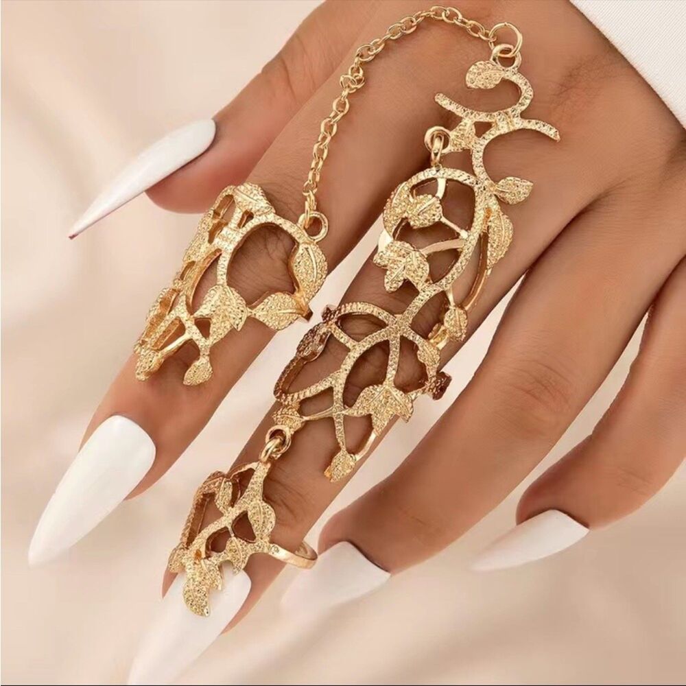 NWOT Flower Chain Temperament Stylish Hollow Carving MITTEN Ring For Women